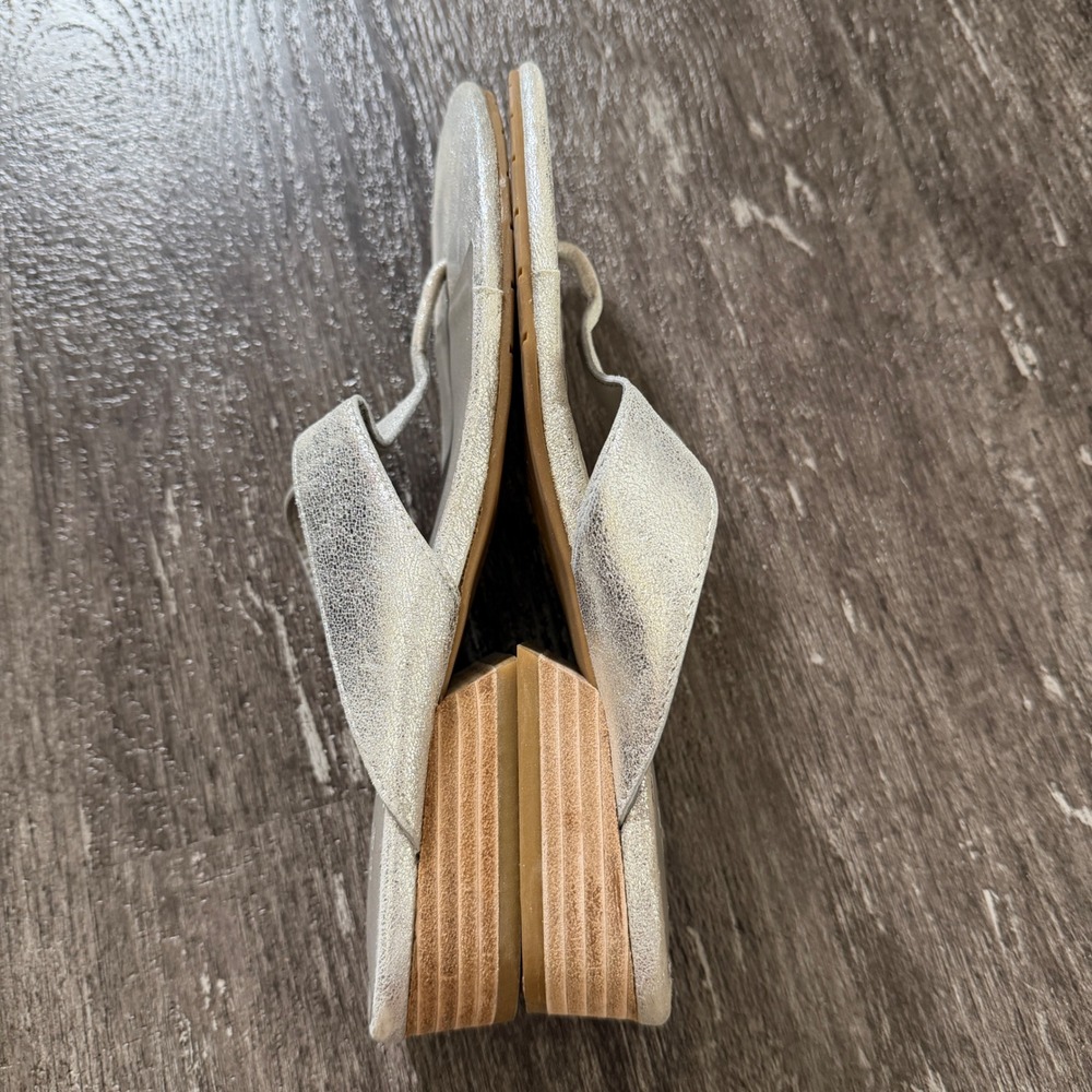 Eileen Fisher Metallic Silver Leather Wedge Flip Flop Sandals Women Size 8 - Picture 7 of 8